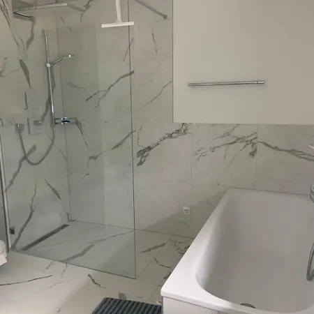 Moderne 3 Zwg Mit Suedbalkon In Seenaehe Apartament *