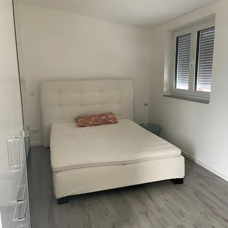 Moderne 3 Zwg Mit Suedbalkon In Seenaehe